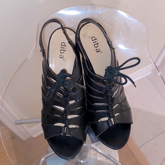 Diba high heel open toe shoes with laces, wooden heels and slats. 🖤 - Picture 5 of 7